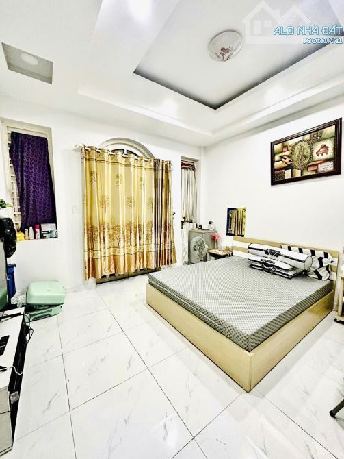 Mặt tiền gần Trần Văn Kiểu - Chợ Lớn - 4 tầng - 4m x 17m - 4PN - Ngay công viên - 3