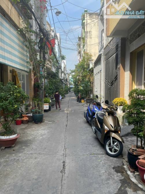 Khu cư xá Phú Lâm A; Phường 12, Quận 6 - Dt: 3,5x11m ; Vuông vức. - 3