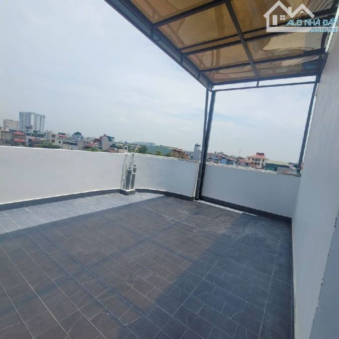 Bán Nhà 5 tầng - Xây Độc Lập - 5,9 tỉ Trung tâm Long Biên - 3