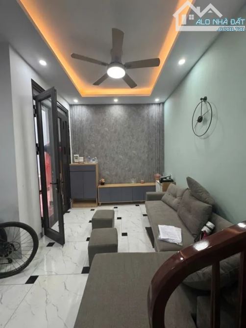 BÁN GẤP NHÀ ĐẸP NGÕ PHỐ NGUYỄN KHANG , CẦU GIẤY , 5 TẦNG  , 7.1 TỶ - 3