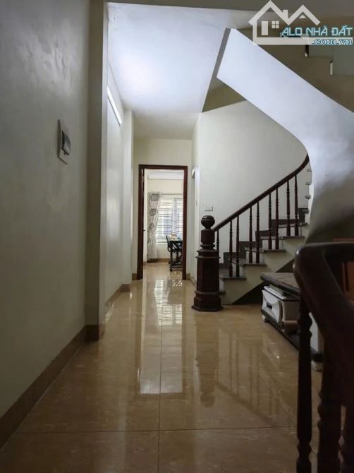 BÁN NHÀ LÔ GÓC – NGÕ 189 NGUYỄN NGỌC VŨ – 95M² x 5 TẦNG – MẶT TIỀN 4M – GIÁ 20 TỶ - 3