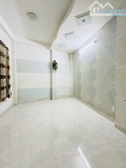 BÁN NHÀ NGUYỄN ĐÌNH CHÍNH,3 TẦNG, 35M2, GIÁ 5,5 TỶ - 3