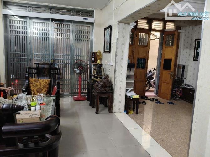 Nhà 3 tầng-Đống Đa, S: 35m², móng chắc, lên 2 tầng thoải mái. - 3