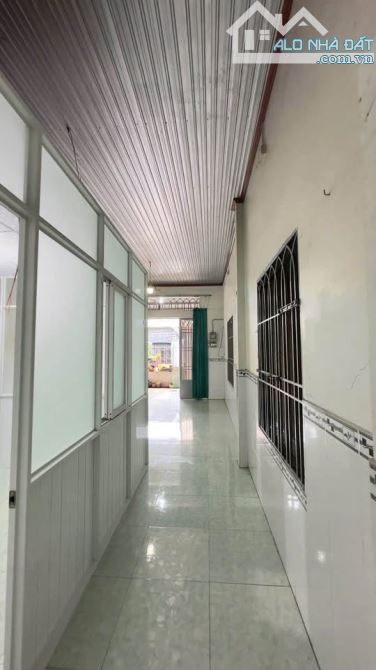 Chỉ với 965 triệu ! Sở hữu ngay căn nhà ở gần chợ Đầu Mối Hóc Môn - 94m2 - Sổ hồng riêng - 3