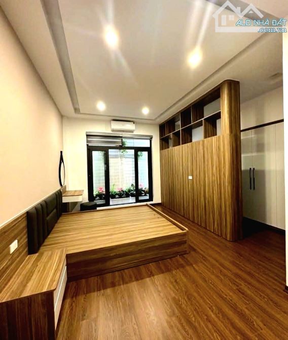 Vĩnh Quỳnh cần bán nhanh DT 54m2×4 tầng , 30m ô tô tránh giá 5 .85 - 3