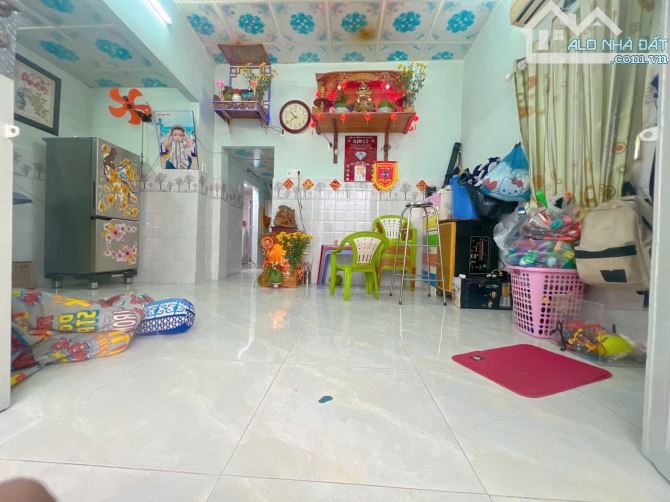 HẺM 1 SẸT - Cách mặt tiền đường 50m Q4 NGANG 11 DÀI 5,5 CÓ 4 TỶ - 3