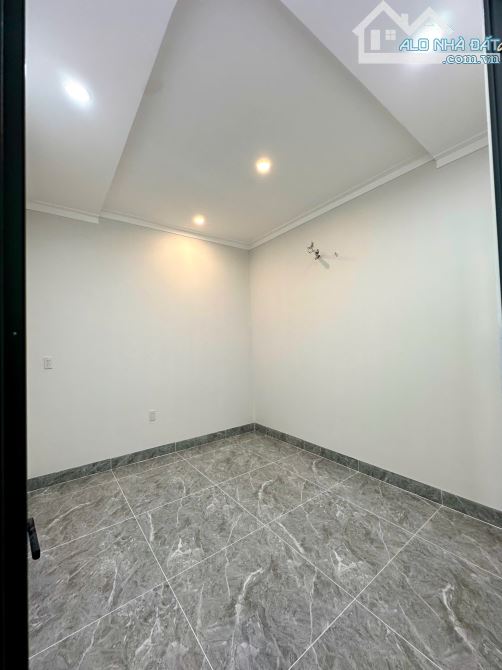 Bán nhà mới 1 trệt 1 lầu đường ô tô gần Chợ Tân Phong, Biên Hoà giá 3ty9 - 3