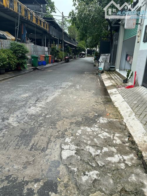 Bán nhà 3 tầng Khu Bên Sông Phường Hiệp Bình Chánh, DT 110m2, SHR, Vuông A4 nhỉnh 8 tỷ - 3