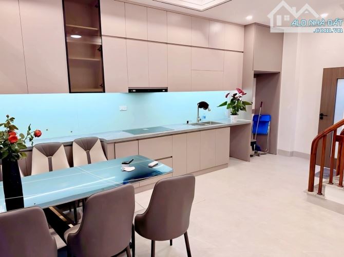 Bạn em đang cần bán nhà 44m, 5 tầng mới xây ở Ngô Thì Nhậm,Hà Đông chỉ 8t - 3