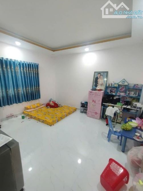 Bán nhà 2 tầng đường Trung Đông 5, Hóc Môn, DT 110m2, giá 4,5 tỷ - 3