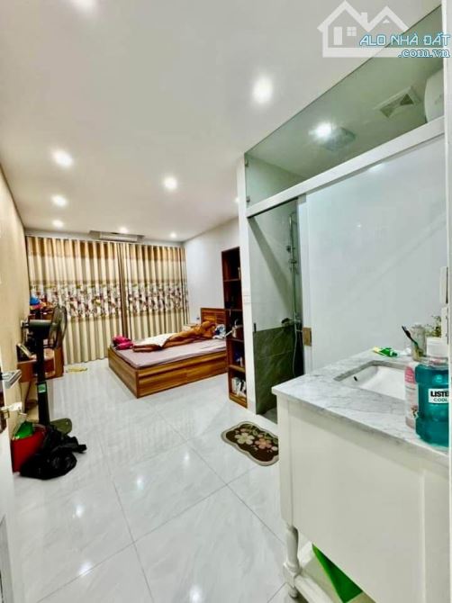 Phạm Ngọc Thạch - Oto đỗ cửa, ở ngay - 40m*5T - 15 Tỷ - 3