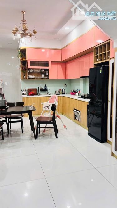 Nhà phố 3 tầng,Đường Song Hành, Quận 12,hẻm 8m,Ngay Công Viên An Sương ,4*18m, Nhỉnh 6 Tỷ - 3