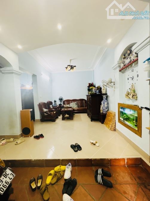Nhà Trần Bình 4 tầng, MT 7,1 m, diện tích 55m , giá 14,5 tỷ. Ngõ nông thông, ô tô tránh, f - 3