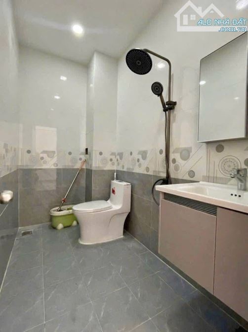 BÁN NHÀ PHƯỜNG PHÚ HÒA: 3 phòng ngủ, 3 WC, phòng thờ - 4