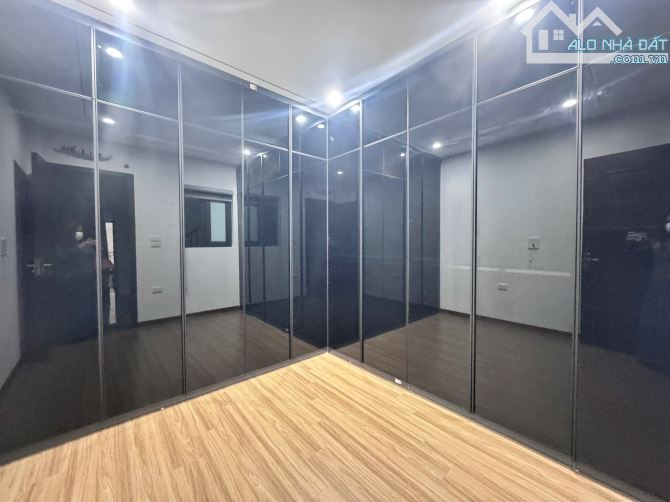 Bán nhà Đàm Quang Trung,Long Biên 5 tầng,45m gần phố nhỉnh 9 tỷ - 4