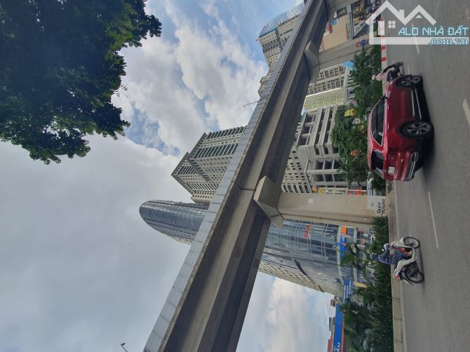 B.nhà Quang Trung, một bước ra ga tầu trên cao.5tầng, 6.78tỷ - 4