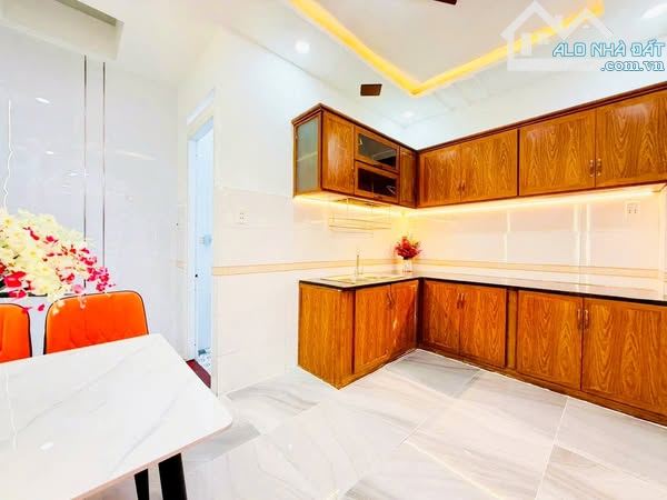 PHẠM VĂN CHIÊU - KHU PHÂN LÔ ĐỒNG BỘ - HẺM XE HƠI RỘNG RÃI - 2 TẦNG BTCT - 2 PN - 4
