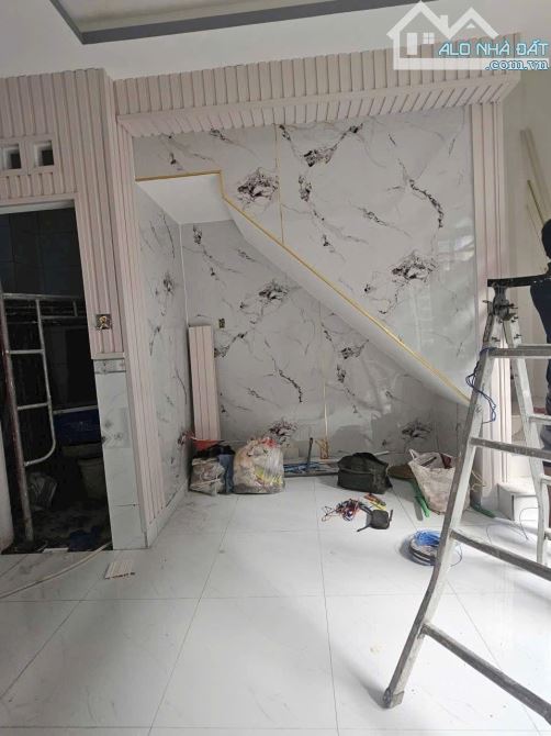 Bán nhà Q7 giáp Q4 liền kề Q1 sổ riêng giá chỉ 2toi5  : - 4