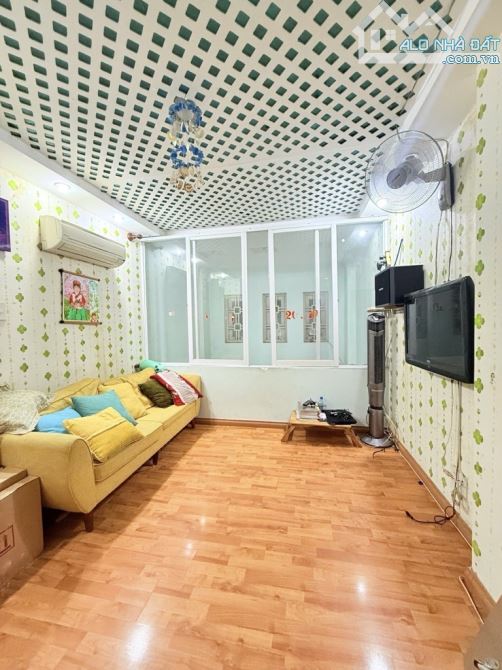 Khu Vip Đường Bành Văn Trân Tân Bình, 5 tầng btct 4pn, 107m2 Giá chỉ 5.5 Tỷ - 4