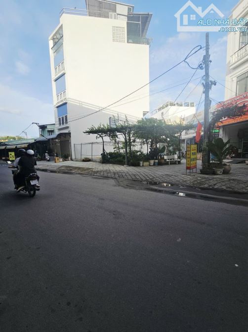 Bán đất 3 mặt tiền Nguyễn thị thập Q7 Giá chỉ 4ty200 - 4