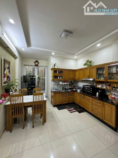 Bán nhà mặt tiền trệt, 3 lầu tại Bùi Tá Hán, An Phú - DT 80m2 - 22 tỷ - 4