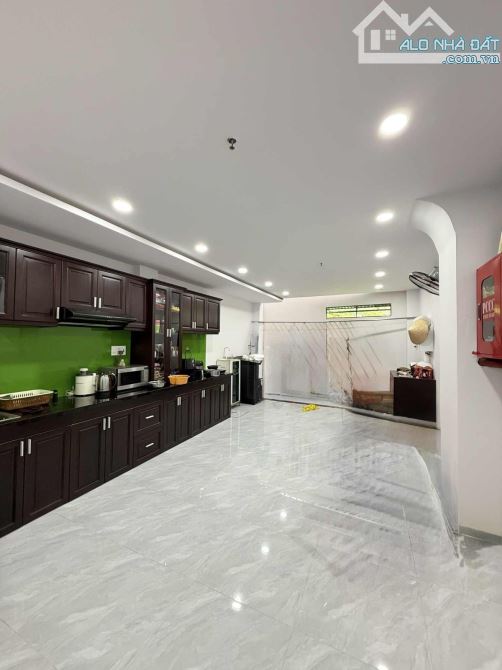 HẺM XE TẢI - PHÚ THỌ HOÀ - NGUYỄN SƠN - NHÀ ĐẸP Ở LIỀN 72m2 - 6 TẦNG - THANG MÁY - 12 TỶ - 4