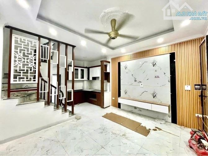Nhà 5 tầng ô tô đỗ cách 10m. Giá cực tốt-Khẳng định k căn nào rẻ hơn-Giá chỉ từ 3.75T - 4