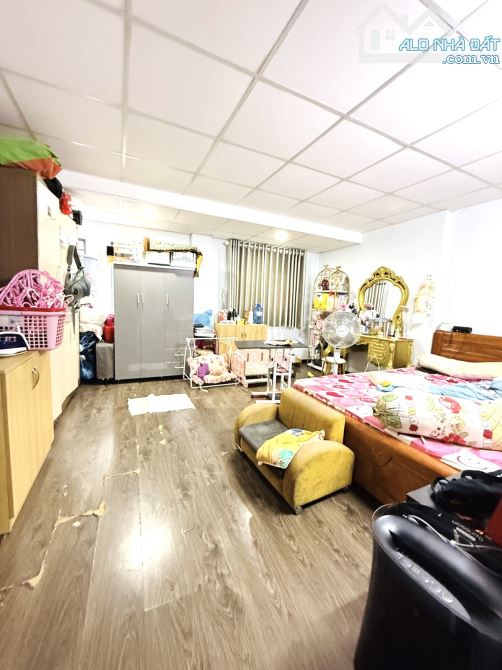 Bán nhà mặt tiền quận 11 - Giá tốt nhất khu vực - Ngang bề thế 4,8m - 7,45 tỷ - 4