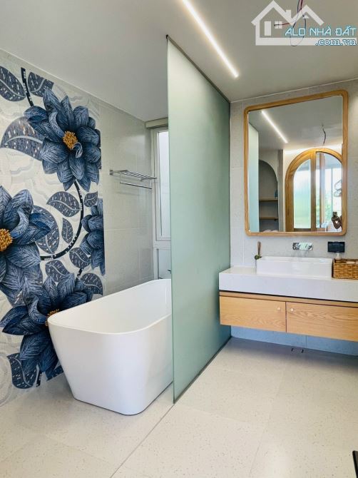 Bán Villa 3 tầng 3PN tại Venus Flamigo Đại lải. giá chỉ  7,x tỷ - 6