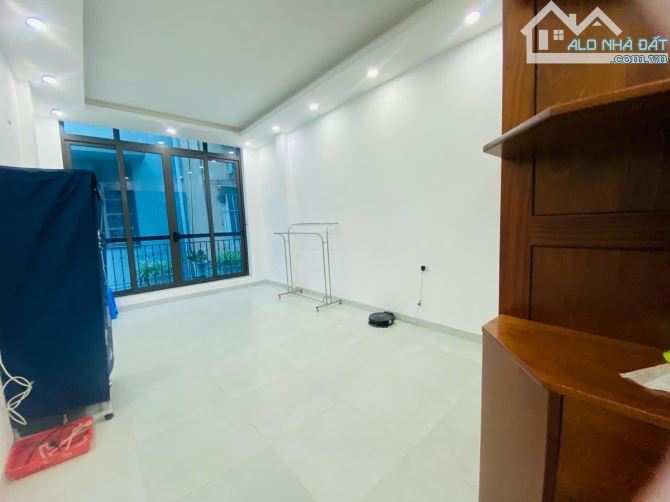 PHÂN LÔ NGUYỄN THỊ ĐỊNH - NHÀ ĐẸP - GẦN PHỐ - 6 TẦNG THANG MÁY - TẶNG NỘI THẤT - KINH DOAN - 4