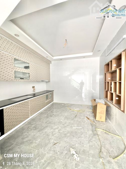 Phố Tây Văn Cao - Mua là Thắng - 4 Tầng - Ngõ to … 3 Tỷ 850 - 4