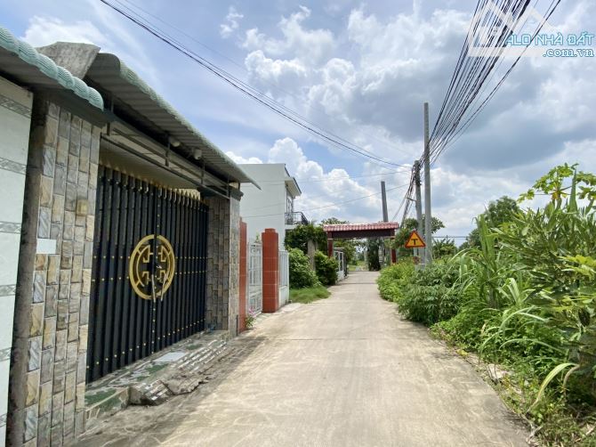 Bán 600m2 thổ cư, 2MT đường liên ấp 6M, Long Định, Cần Đước, Long An, giá 3,5 tỷ - 4
