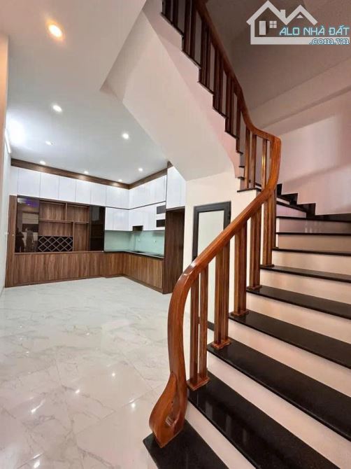 Bán nhà Trần Thái Tông Cầu Giấy Gần ĐH Quốc Gia 35m 5Tầng. Giá 7.5 Tỷ - 4