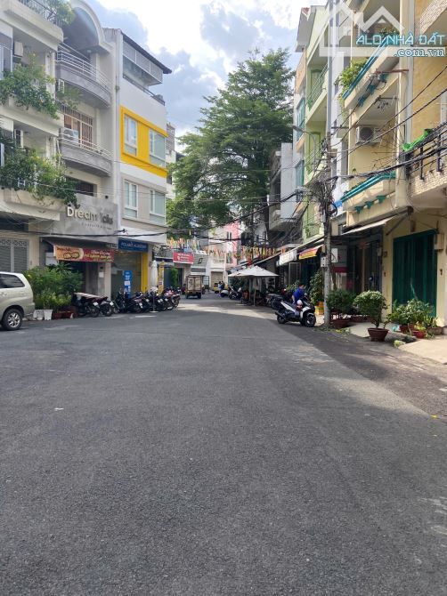 Hẻm Vip Q.10 134 Thành Thái , Q.10 - DT chuẩn 4.2 x 16.5m - 2 lầu - giá 20 tỷ - 4