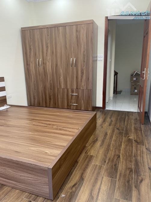Bán nhà 5 tầng Bát Khối gần cầu Thanh Trì 5.9 tỷ - 4