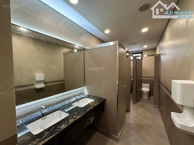 Chuyển nhượng Tòa nhà 68 Phan Đăng Lưu, Phường 5, Phú Nhuận. DTSD: 14000m2 - 4