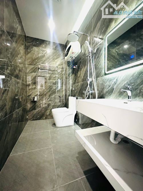 Bán Nhà 90m- 3 tầng Thiên Lôi, vị trí đắc địa, thuộc khu dân cư văn minh, đường rộng 15m, - 4