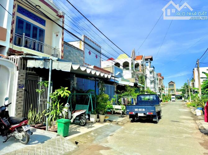 Bán nhà 1T1L mới tinh, KDC Bửu Long, đường nhựa 8m, chỉ 4 tỷ950 - 4