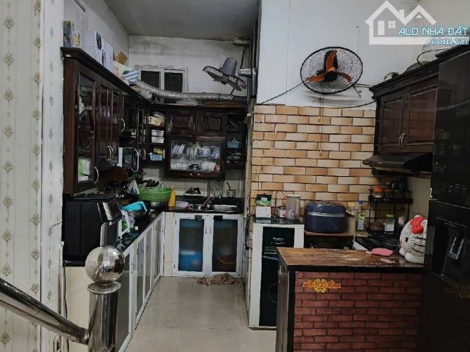 Nhà 3 tầng-Đống Đa, S: 35m², móng chắc, lên 2 tầng thoải mái. - 4
