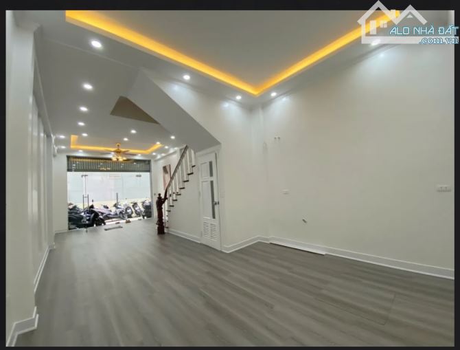 Cần bán nhà Nguyễn Khang 6tầng full nội thất. - 4