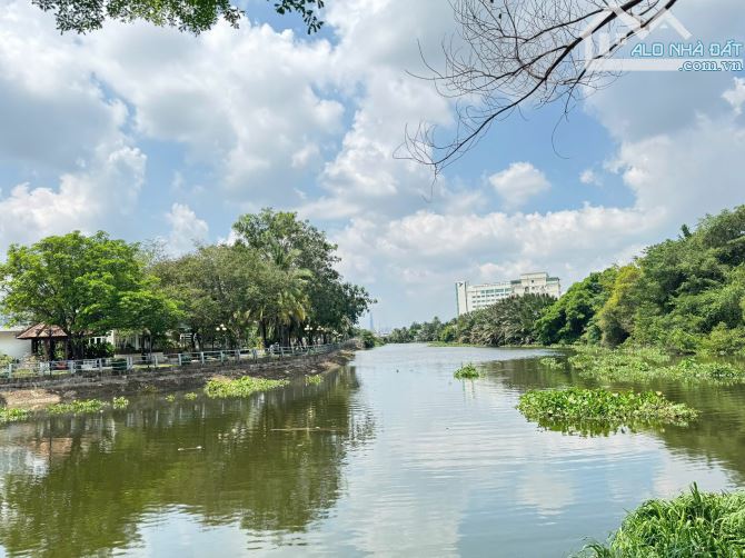 Bán lô đất biệt thự sông 323m2 full thổ cư, giá rẻ nhất khu Vĩnh Phú - 4