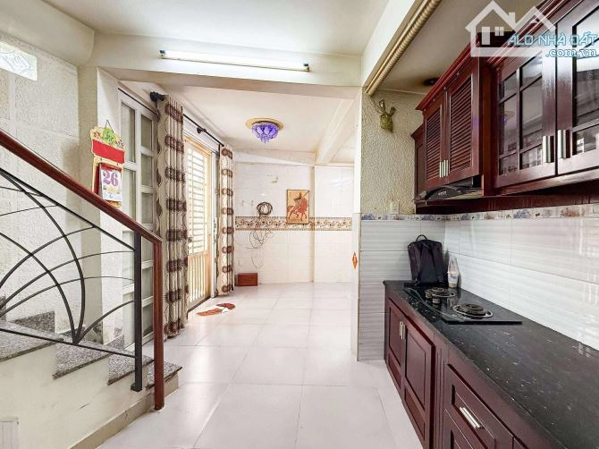 NGUYỄN VĂN TRỖI • NGUYỄN ĐÌNH CHÍNH P15 PHÚ NHUẬN • 3 TẦNG ĐÚC THẬT • 2 CĂN RA HẺM LỚN - 4