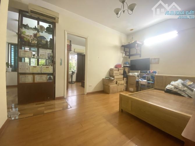 CĂN HỘ B12 XUÂN LA-2 NGỦ-NỘI THẤT ĐẸP -THANG MÁY - Ở CỰC SƯỚNG_ TẦNG 3 – 42,6/49M2 – 4,5 T - 4