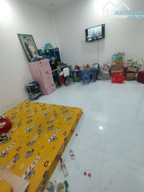 Bán nhà 2 tầng đường Trung Đông 5, Hóc Môn, DT 110m2, giá 4,5 tỷ - 4