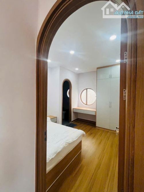 🔥NHỈNH 4 TỶ - NHÀ 2 TẦNG Ở NGAY- GIÁP Q1- 3PN - NỘI THẤT CAO CẤP - 4