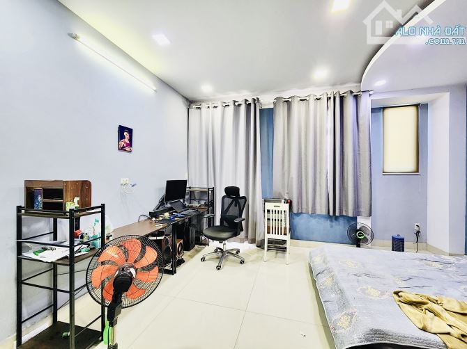 Tên Lửa - Khu Ao Sen - 4 tầng - 5m x 20m - 4PN - Nhà mới đẹp - 4