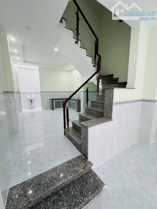 KHU PHÂN LÔ HƯƠNG LỘ 2 - BTĐA BÌNH TÂN NHÀ MỚI 3 TẦNG- ĐƯỜNG 6M-DT: 4*16M- 5 TỶ 850 - 4