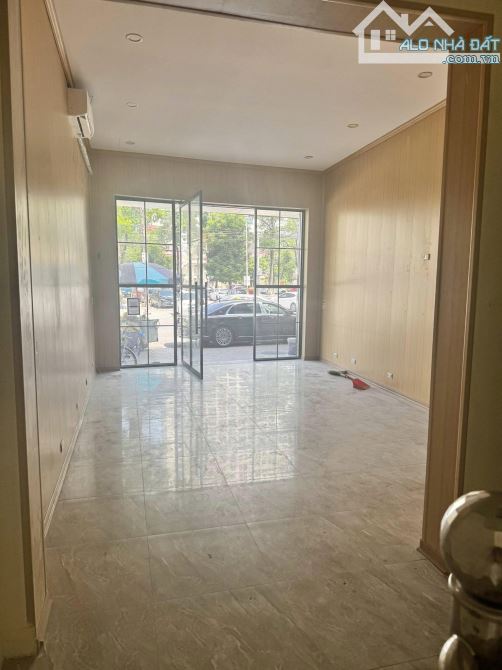 Cho thuê nhà mặt đường Nguyễn Gia Thiều, 20tr, 40m2, 3 tầng kinh doanh tốt - 4