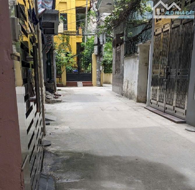 chủ cần nhà Cầu Giấy, ô tô tránh đỗ cổng, gara trong nhà, giá 12.5 tỷ - 5