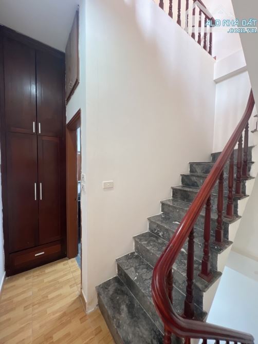 Chỉ 6 tỷ và thấp hơn- có nhà Lụa VẠN PHÚC- 4 tầng- Xinh thoáng- Ô tô gần uỷ ban - 5